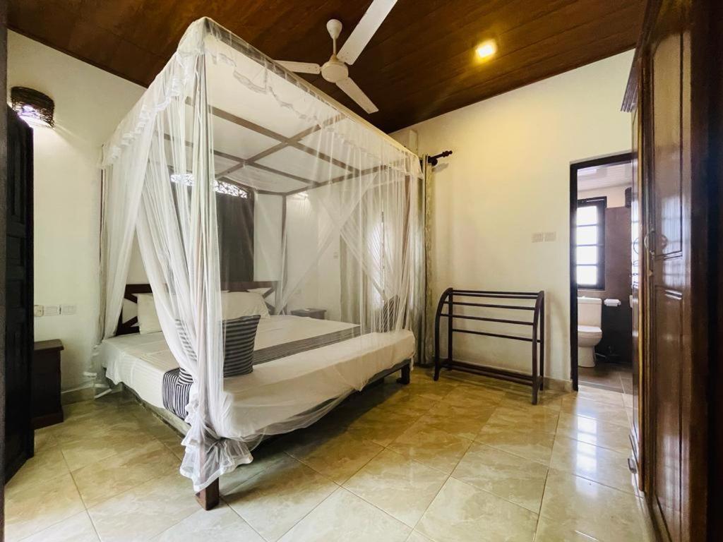 Villa Tangalle Lagoon Room photo